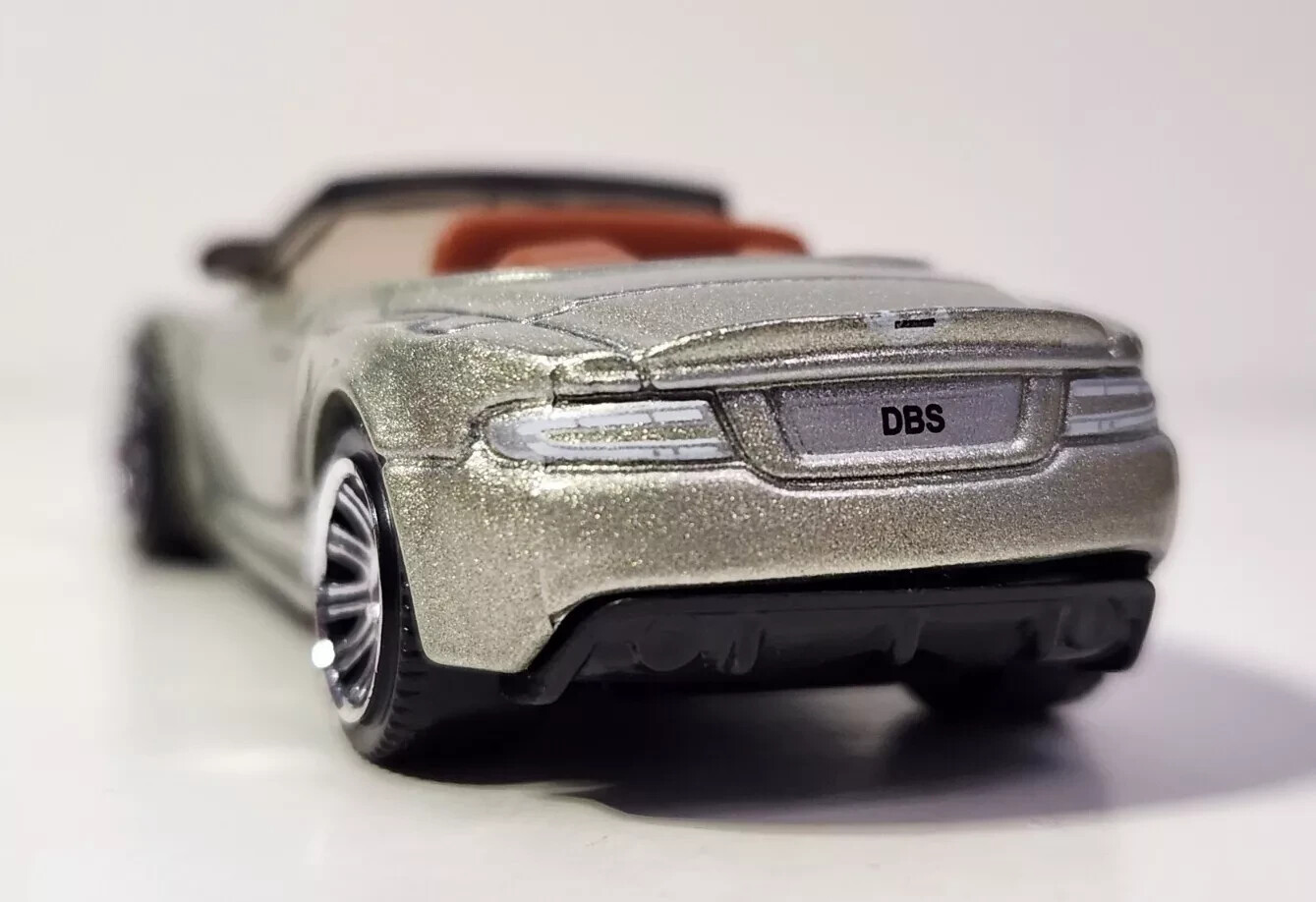 NEW MATCHBOX 💥 2011 SILVER METALLIC ASTON MARTIN DBS VOLANTE CONVERTIBLE 💥