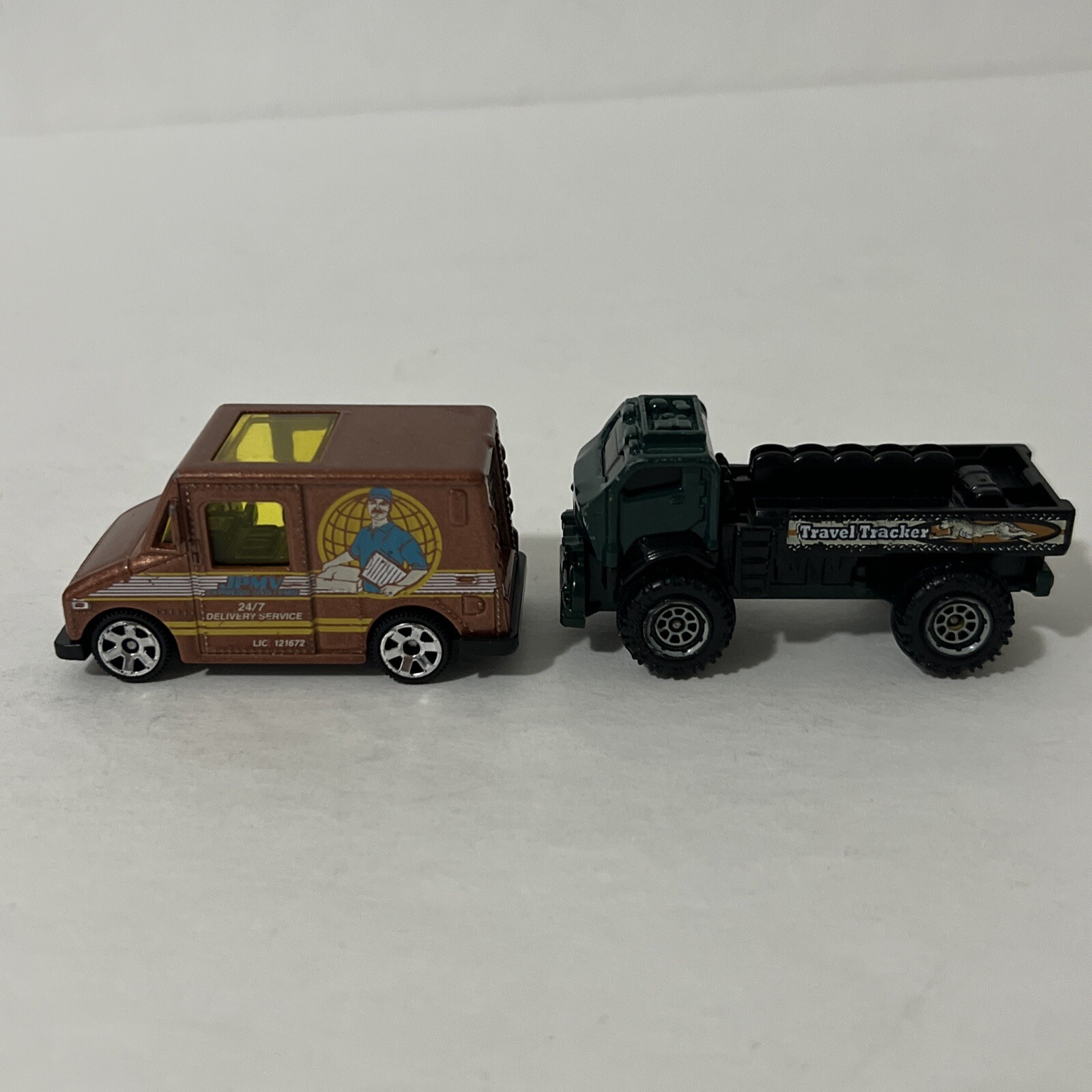 Matchbox Cars Lot Of 5 Trucks 1:64 – Travel Tracker, Pop Art, School Bus & More