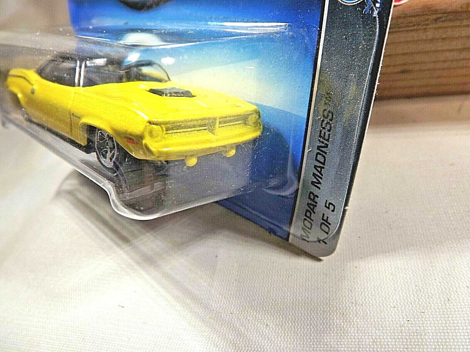 2006 Hot Wheels Kmart Exclusive #61 Mopar Madness 1970 PLYMOUTH BARRACUDA Yellow