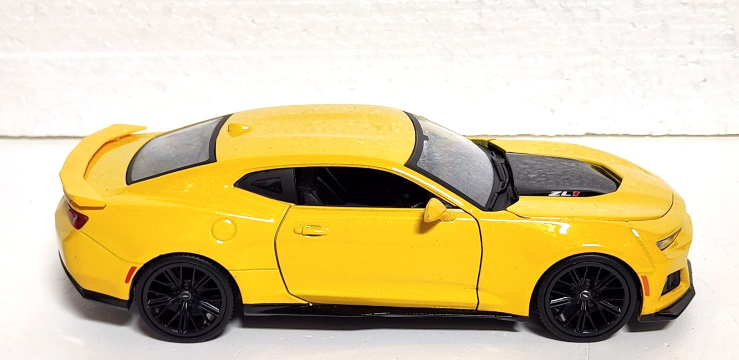 Yellow Diecast 2017 Chevy Camaro ZL1 1:24 Scale – Maisto Special Edition