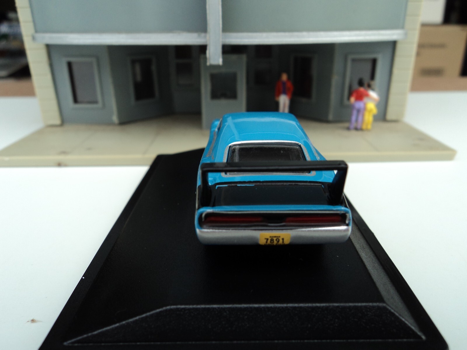 Oxford 1969 DODGE CHARGER DAYTONA Blue w/ Black Spoiler 1/87 HO diecast