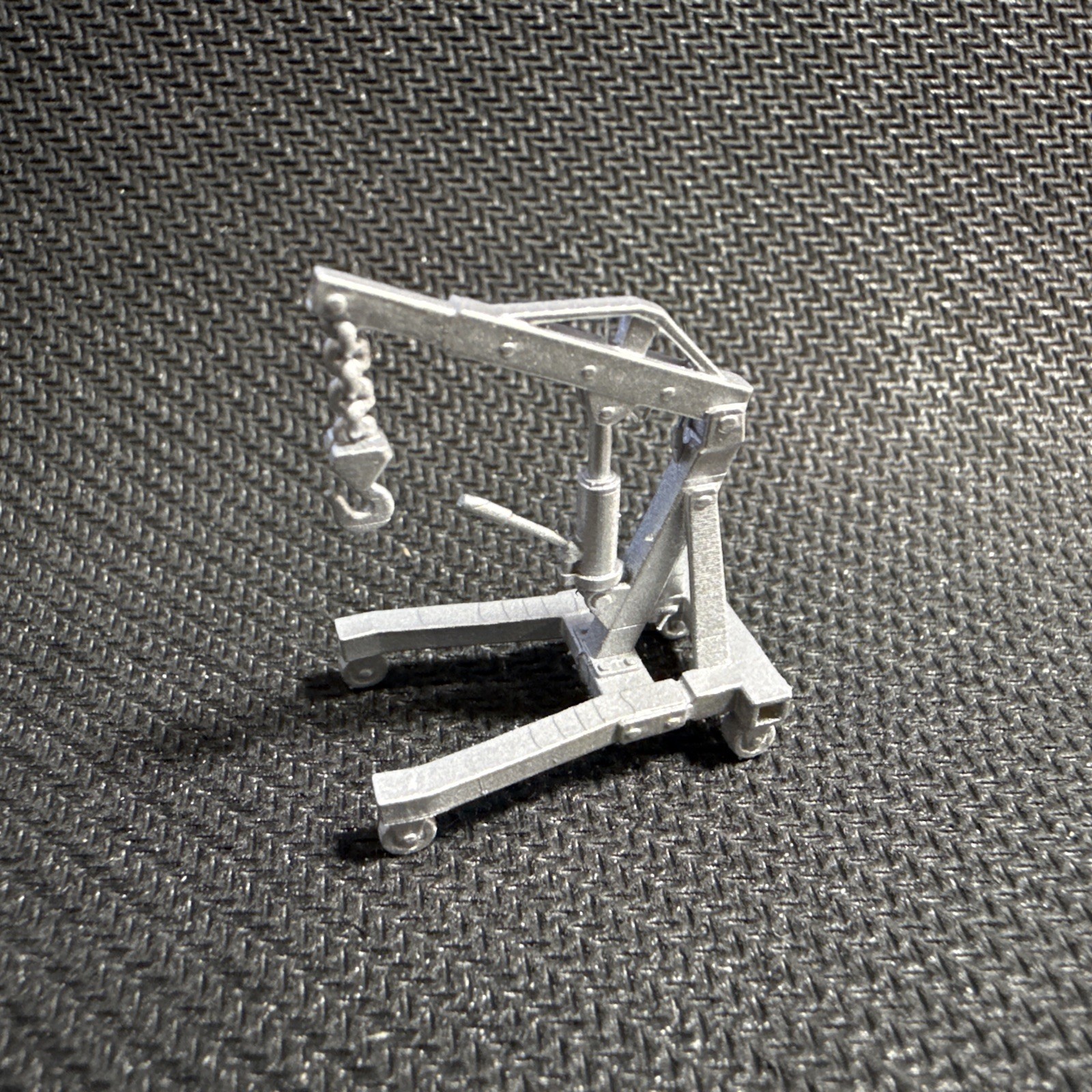 Mechanic Tool Engine Hoist Diorama Prop Cherry Picker Shop Garage 1/64 Scale