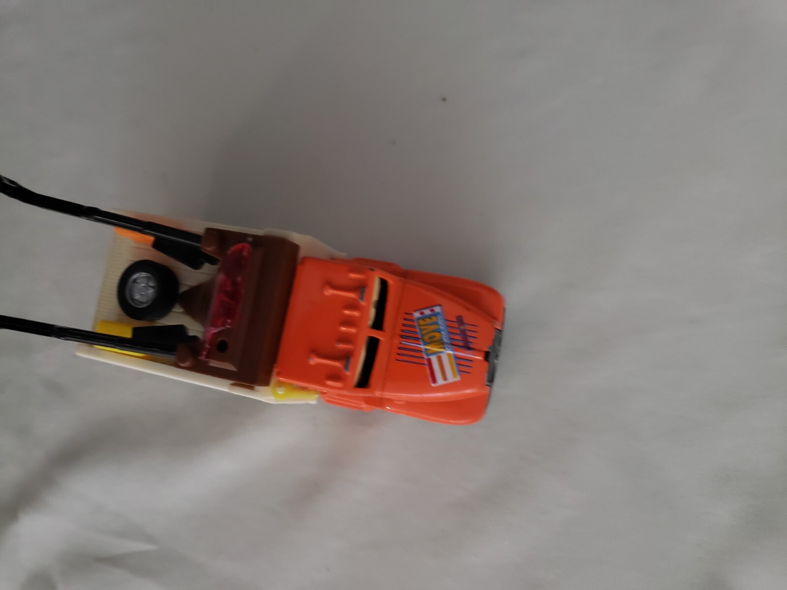 Kintoy Tow Truck Wrecker – 4.75″ – NON WORKING Friction Truck AS IS