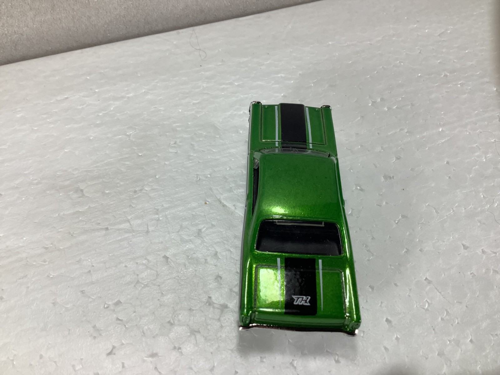 Hot Wheels 2012 SUPER Treasure Hunt 66 FORD 427 FAIRLANE Green NEW !!LOOSE MINT