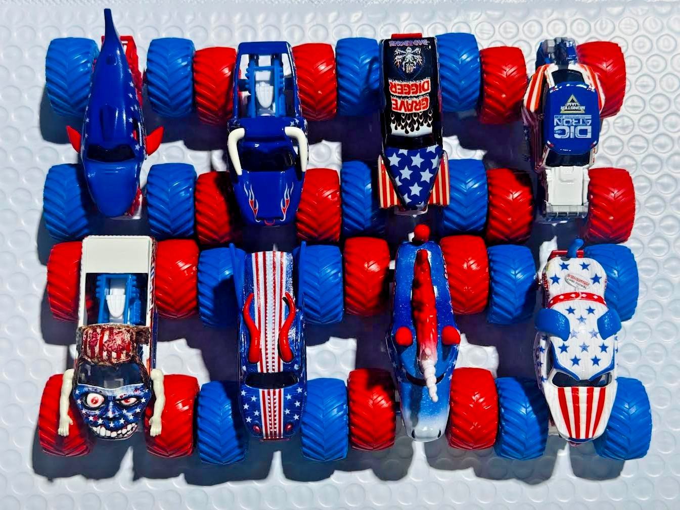 Monster Jam Stars & Stripes Grave Digger Megalodon El Toro Loco, Digatron Loose