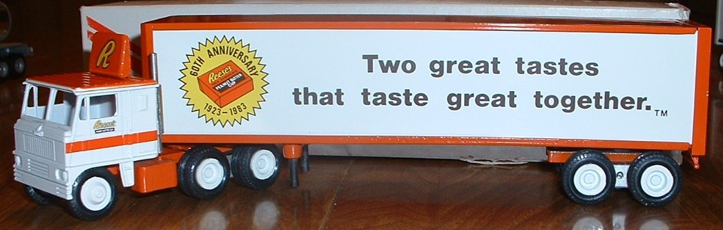 Hershey Reese’s Peanut Butter Cup Candy ’83 Winross Truck