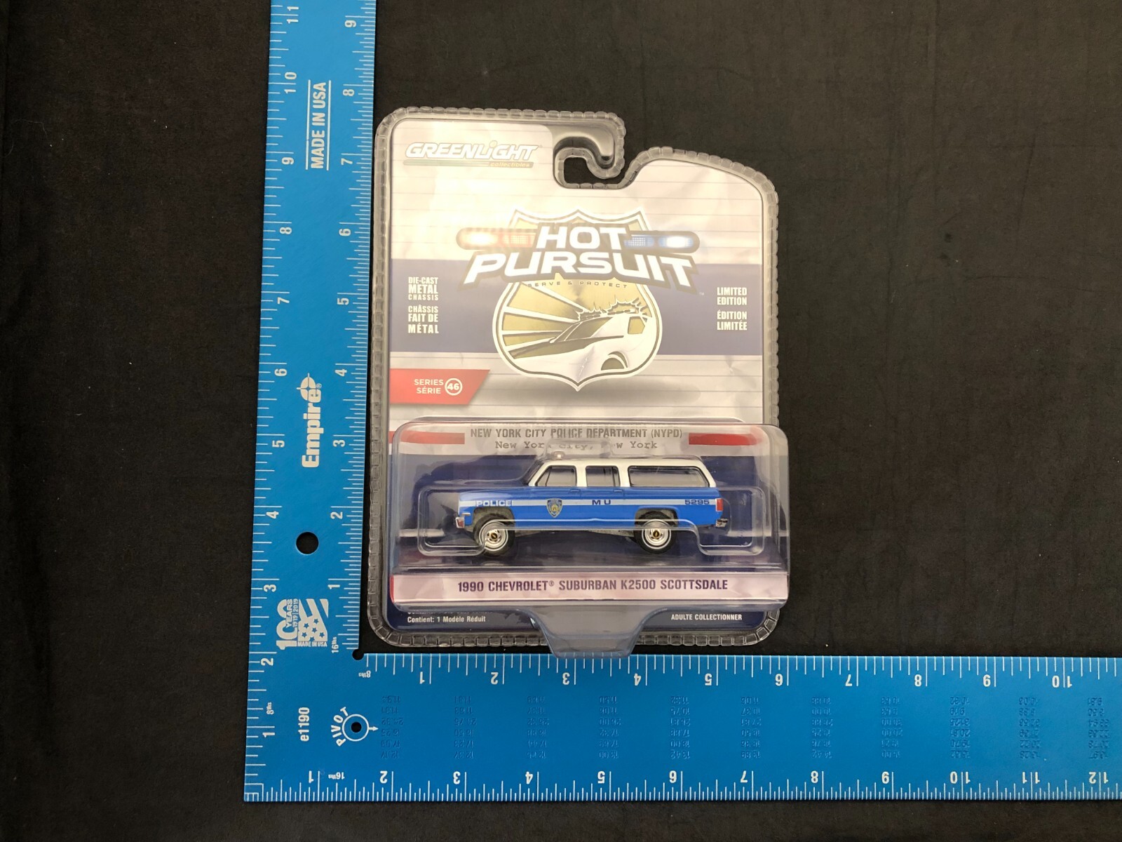Greenlight Hot Pursuit 46 – NYPD 1990 Chevy Suburban K2500 Scottsdale 43040-D