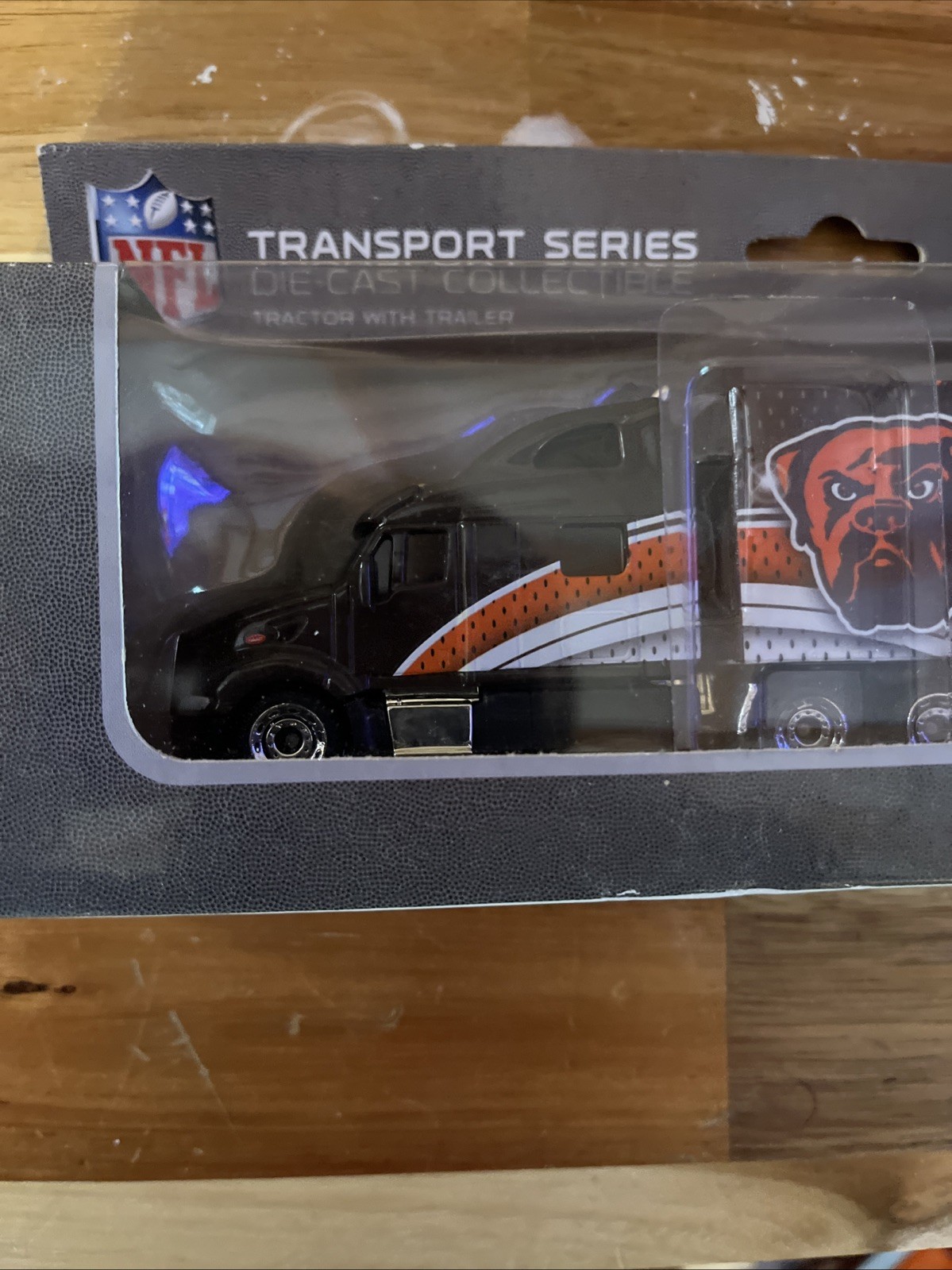 Riddell NFL Cleveland Browns Tractor-Trailer Semi 1:80 Diecast Unopened Box