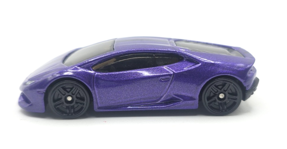 2014-2020 Lamborghini Huracan LP 610-4 Collectible 1/64 Scale Diecast Model