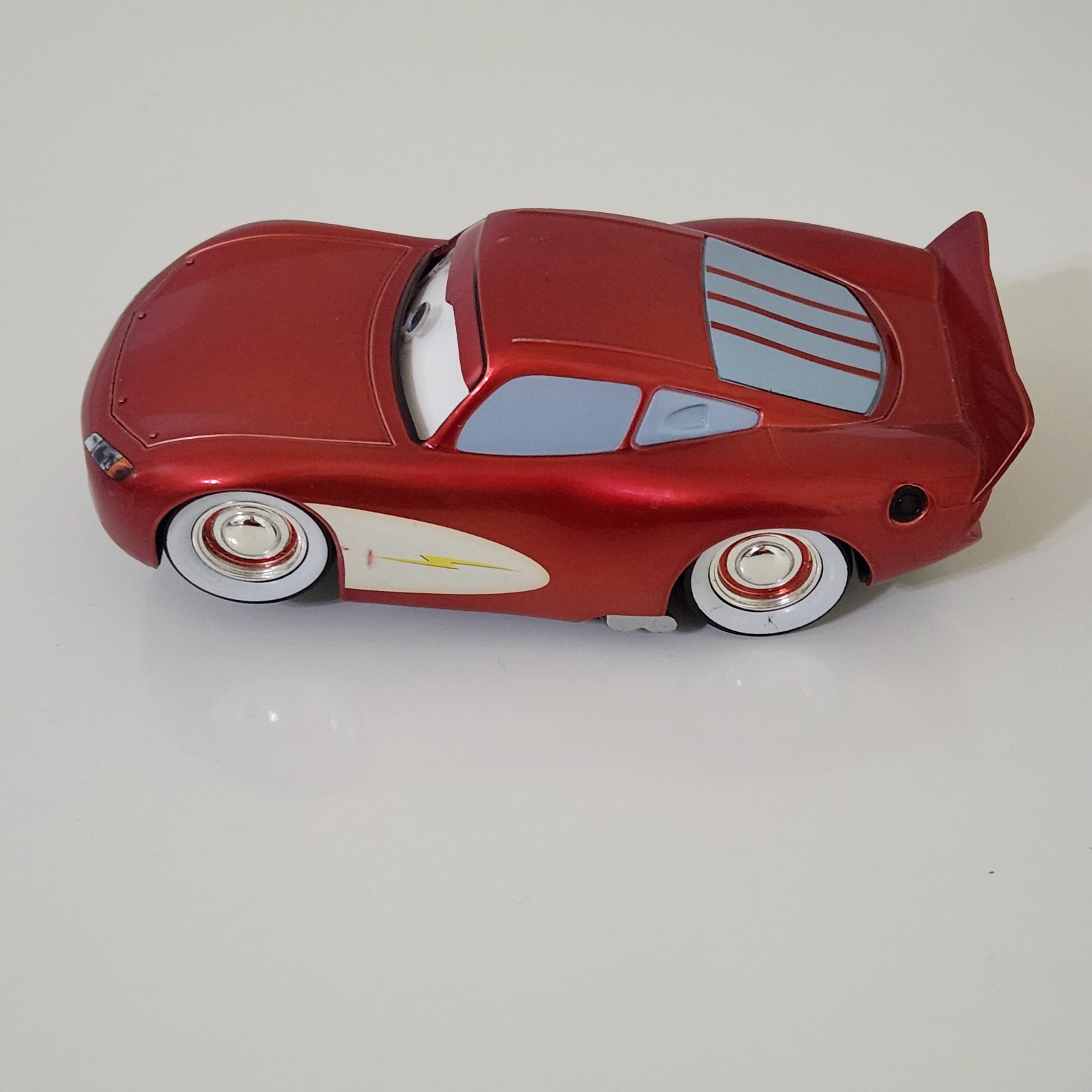 Disney Store Cars Cruisin’ Lightning McQueen Talking Pullback Wheelie Action 6″