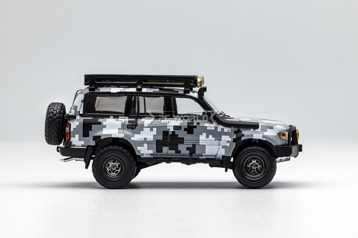 GCD 1/64 TOYOTA LAND CRUISER LC80 Expedition Die Cast Truck -DIGITAL CAMO-