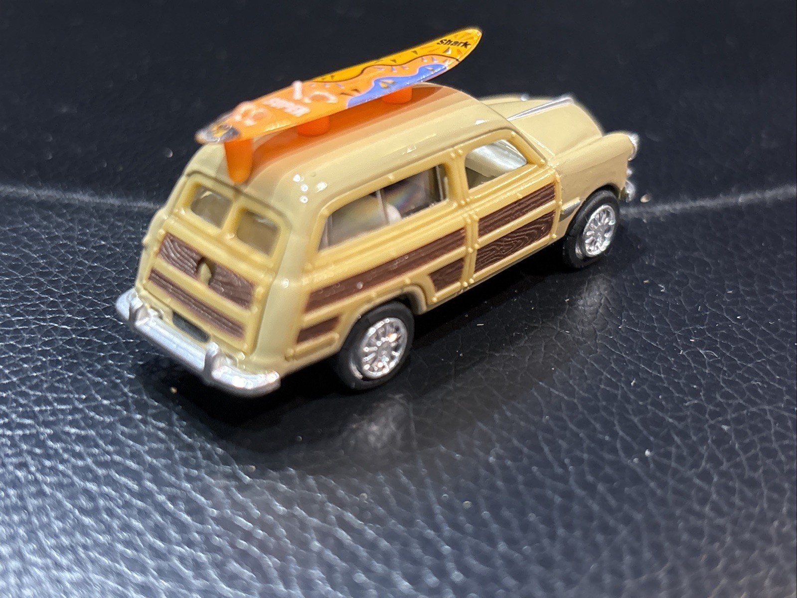 2x Kinsmart 1949 Ford Woody Wagon Black And Tan Pull Back 1:82 Scale