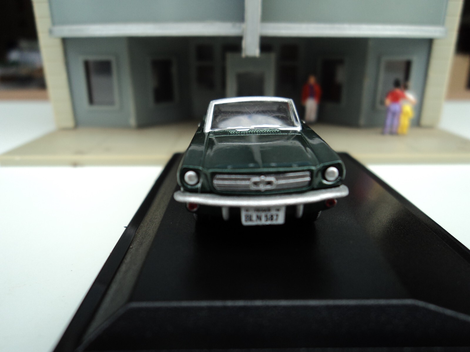 Oxford 1965 Ford Mustang Convertible Green 1/87 HO diecast car