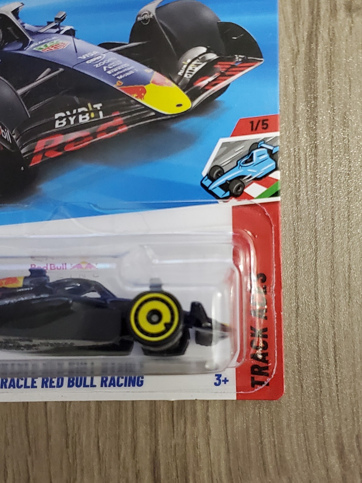2025 Hot Wheels Oracle Red Bull Racing Formula 1 F1 Track Aces 1/5 Car 59/250