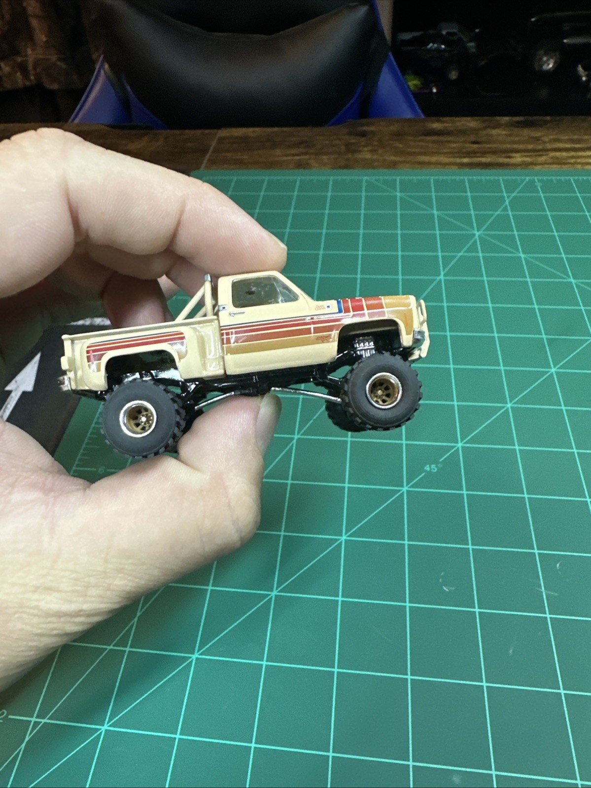 CUSTOM LIFTED M2 MACHINES 1976 GMC SIERRA CLASSIC SQUAREBODY DESERT FOX