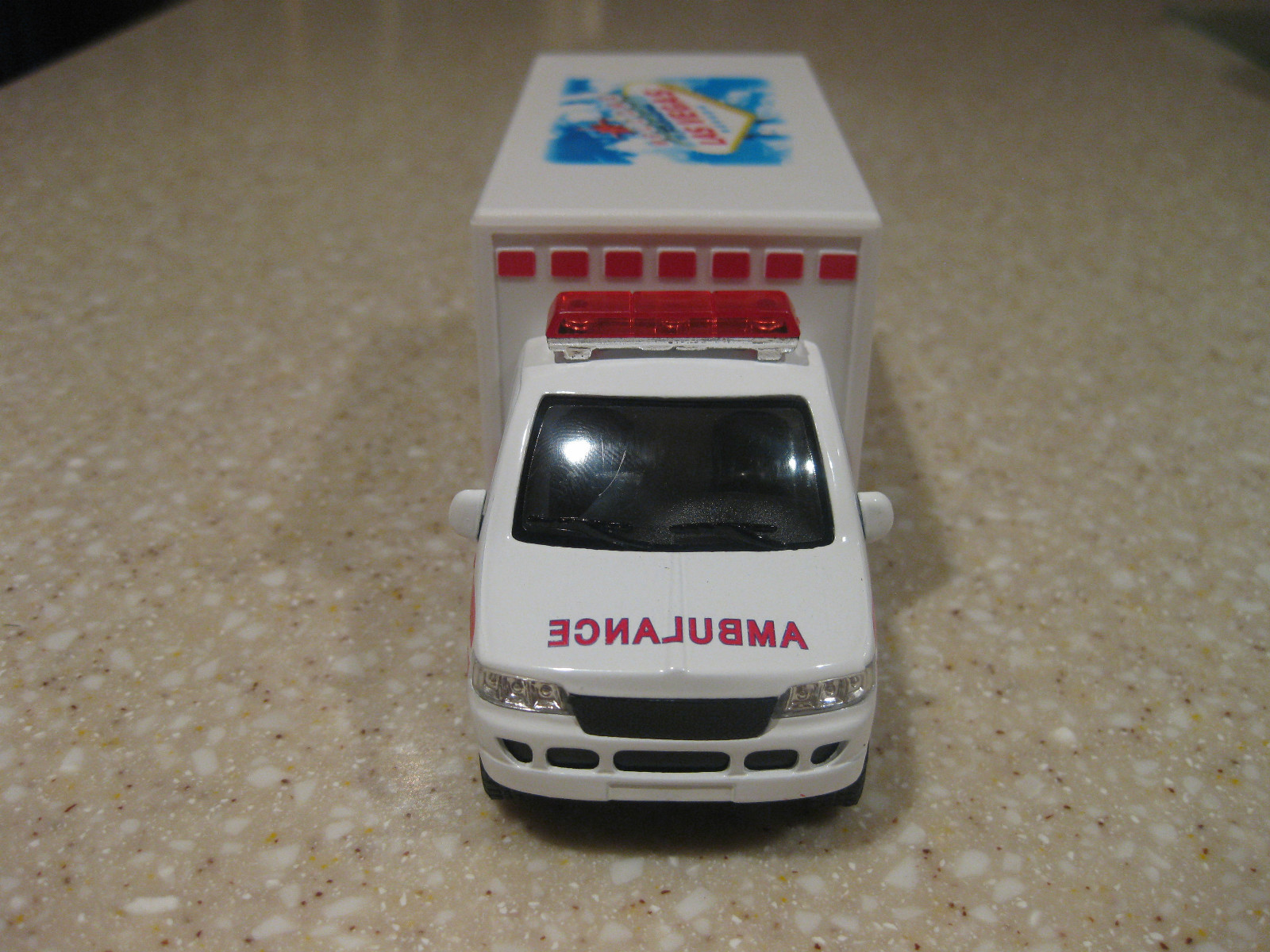 LAS VEGAS WHITE AMBULANCE 5″ DIECAST PLASTIC PULLBACK ACTION