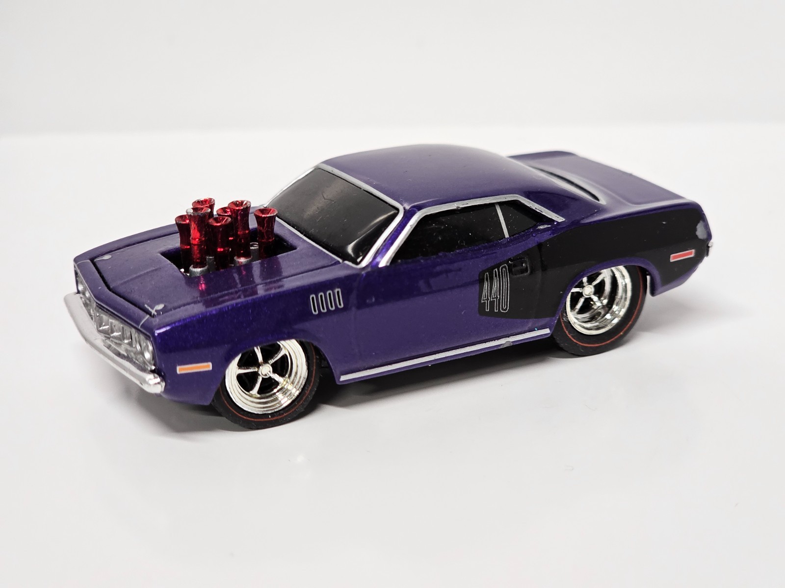 Muscle Machines 1970 Plymouth Hemi Cuda Purple & Black 1/64