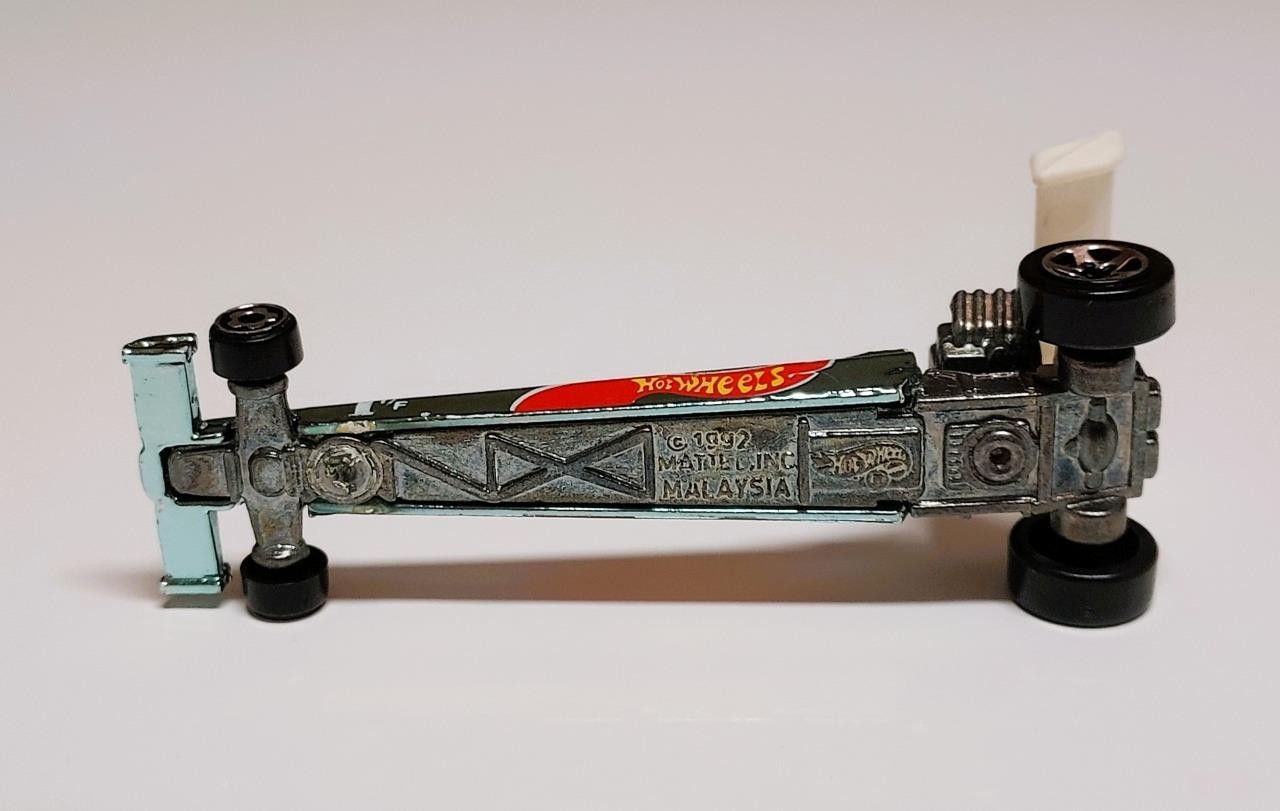 Hot Wheels Driven to the Max Rear Engine Dragster in Chrome Racing Metals Series