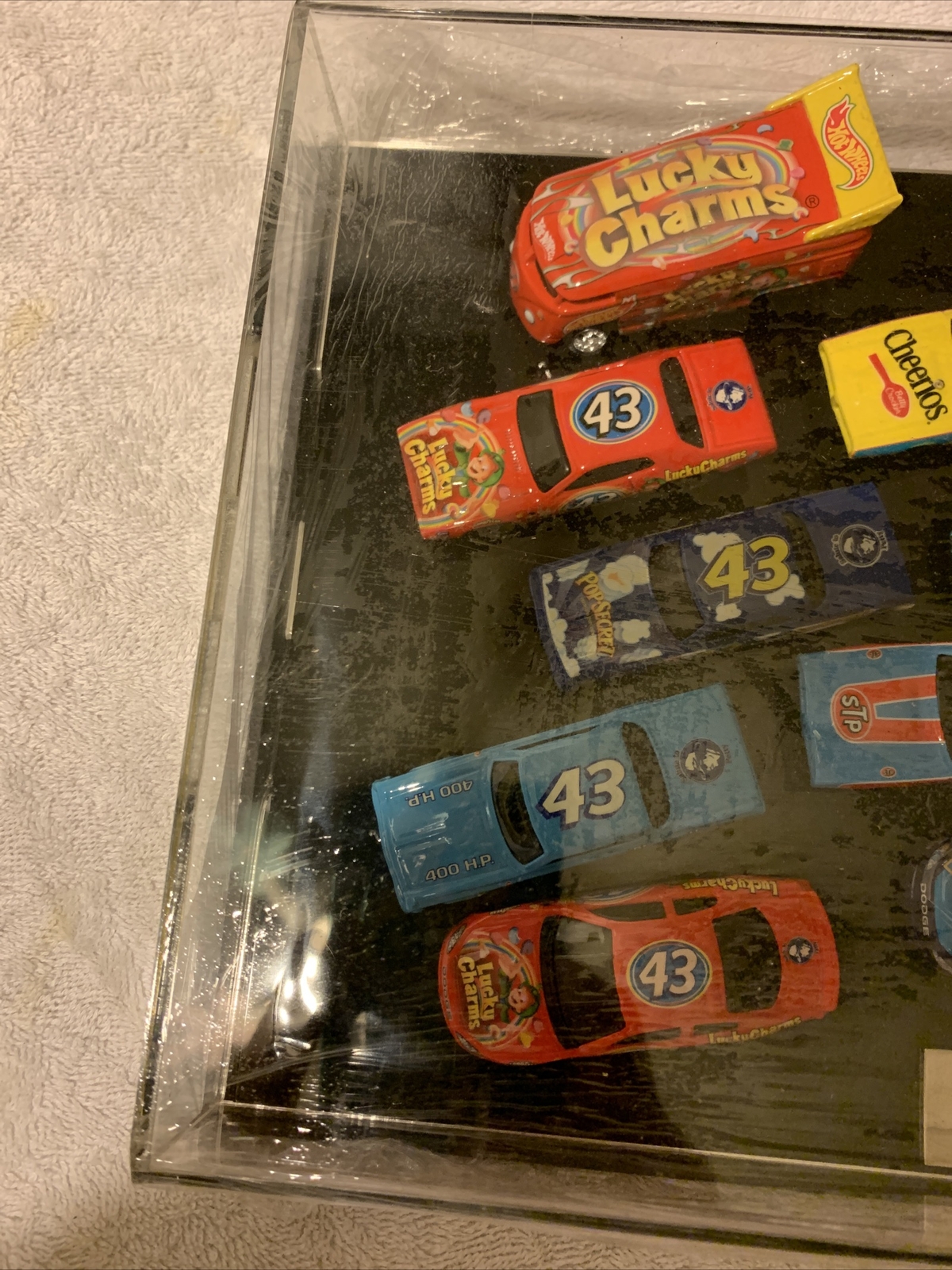 Richard Petty Hot Wheels Autographed General Mills salute to petty March 2004