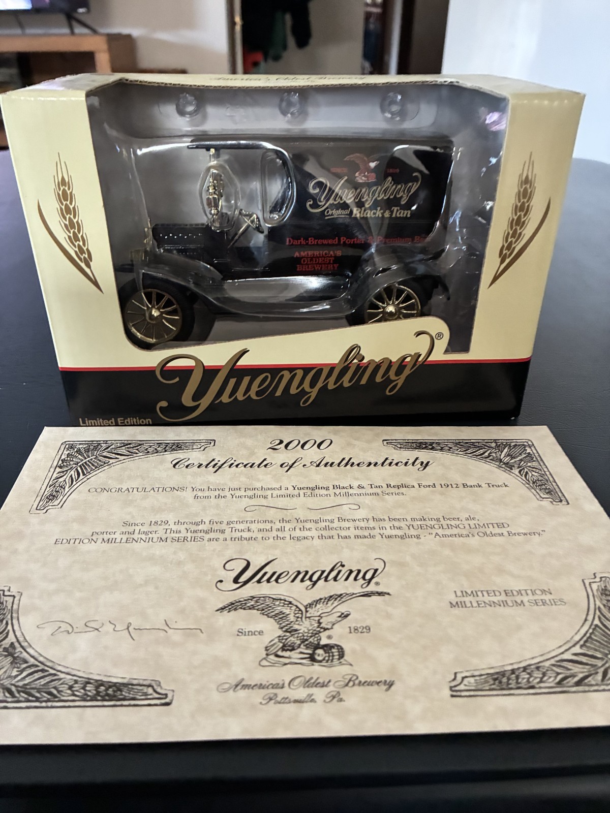 Yungling Black & Tan Replica Ford 1912 Bank Truck