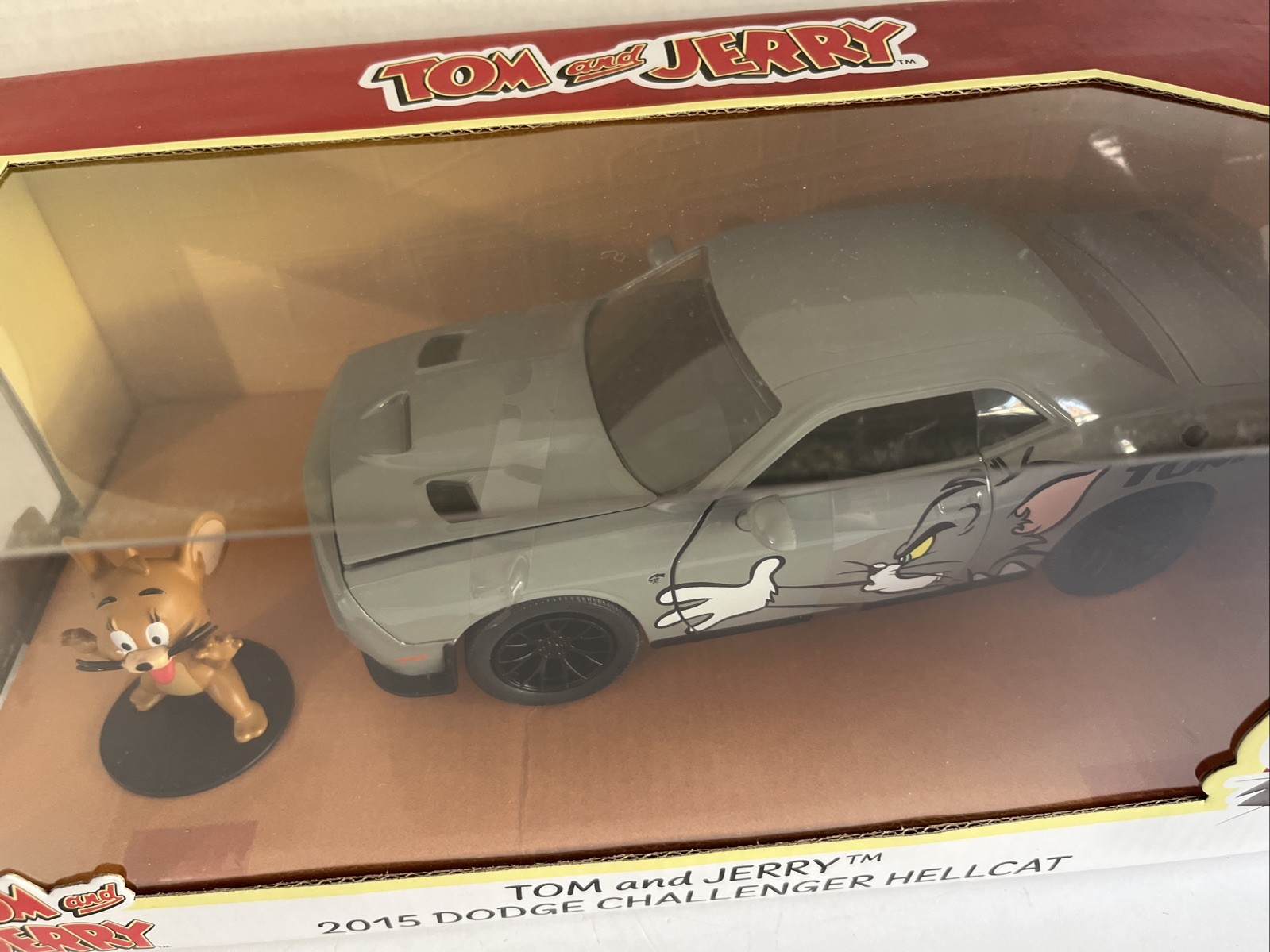 Tom and Jerry HWR with Figure 1:24 Scale 1.75 Inches Tall Ages 8 Years and Up