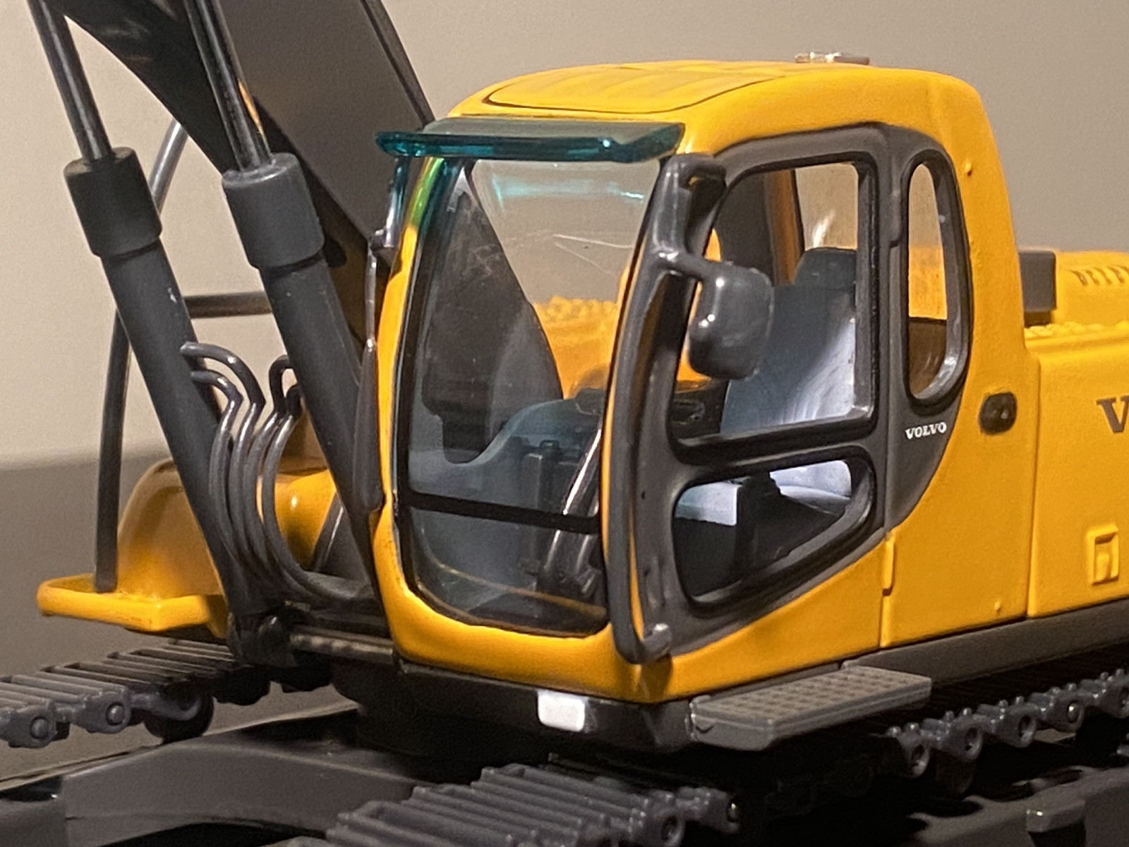 1/50 diecast Volvo exclusive EC210 v1.0 track excavator Motorart LINKED TRACKS!!