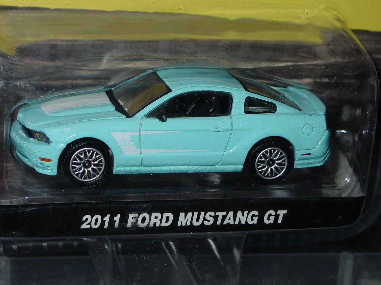 Greenlight 2011 FORD MUSTANG GT COLLECTIBLE MUSCLE CAR -Light Blue, MIP