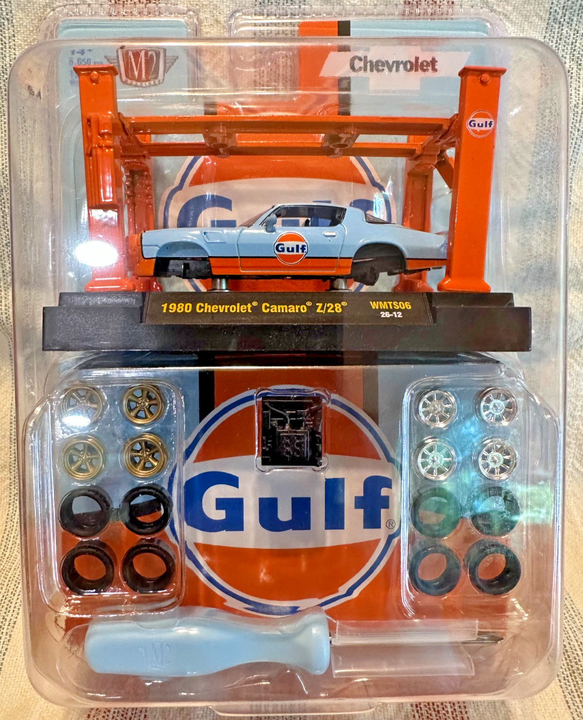 M2 MACHINES – MODEL-KIT – 1980 CHEVROLET CAMARO Z28 – WMTS06 26-12 – GULF OIL