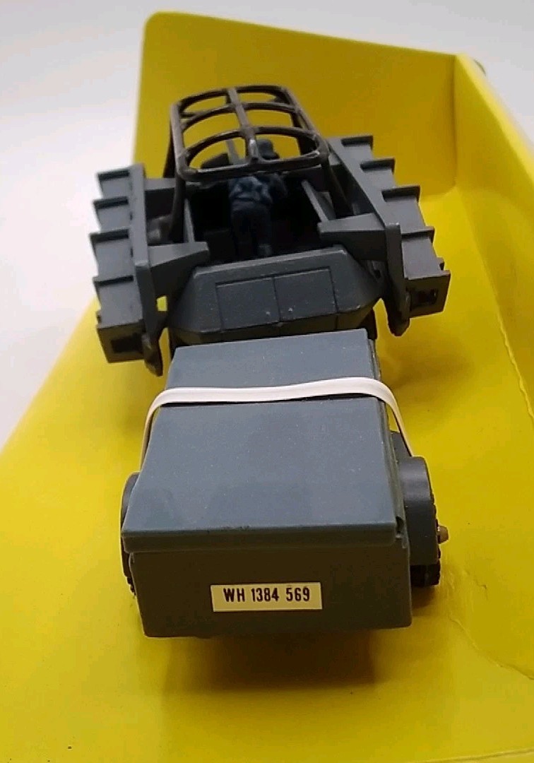 Corgi diecast grey German Rocket Launcher #907 1983 – MIB! (1B)