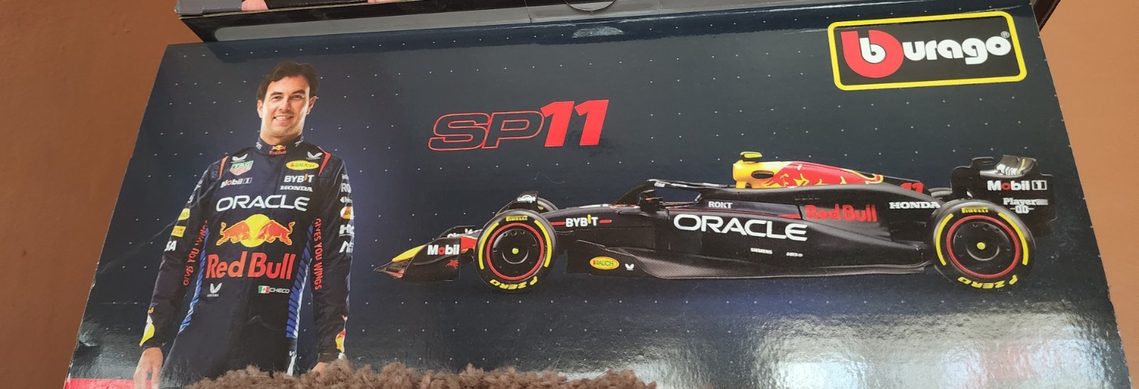 Burago 1:43 Formula 1 Racing Deluxe Paddock Set Red Bull