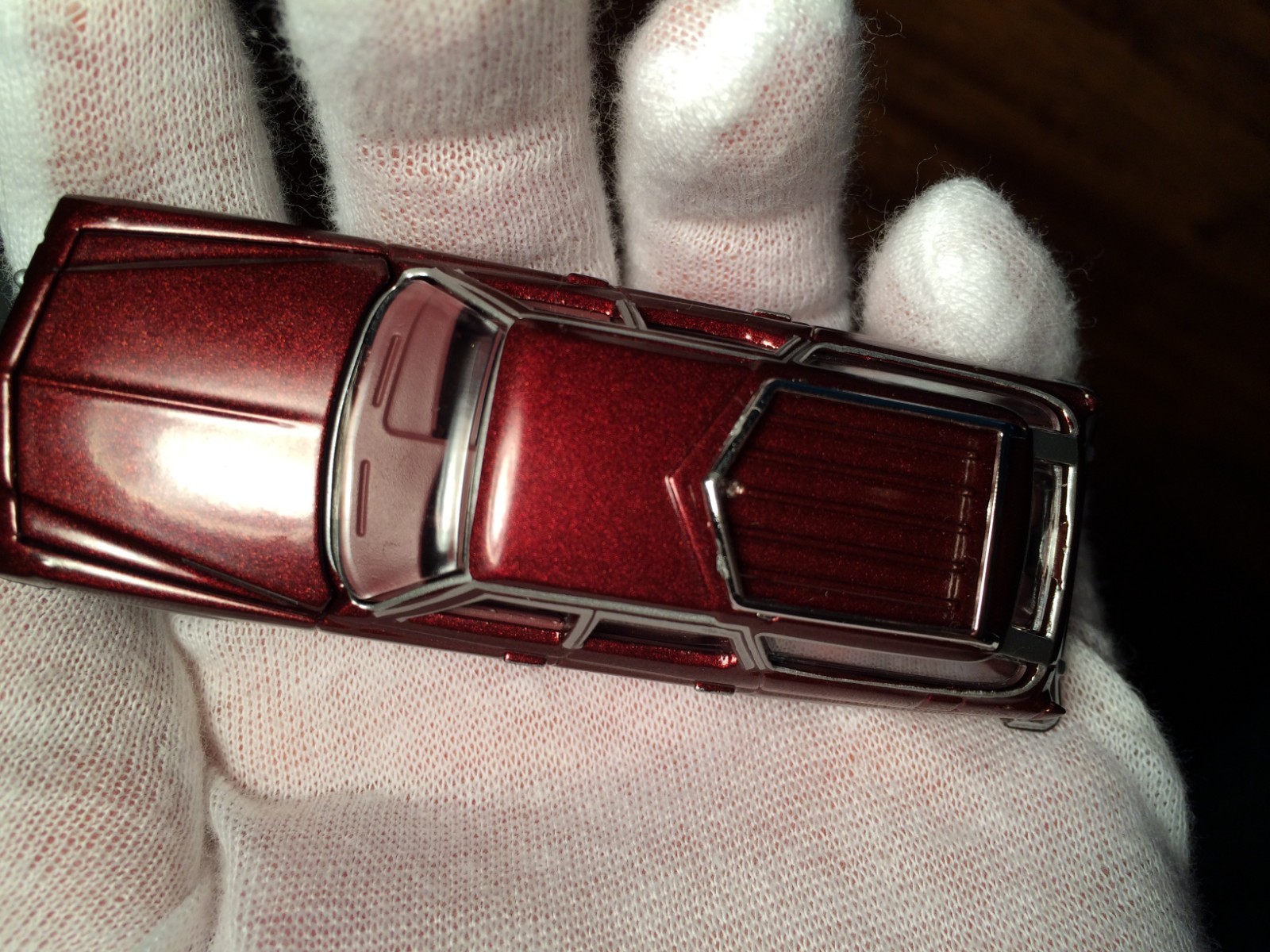 Auto World AW GM 1974 Buick Estate Station Wagon 1:64 1/64 Burgundy Model Car
