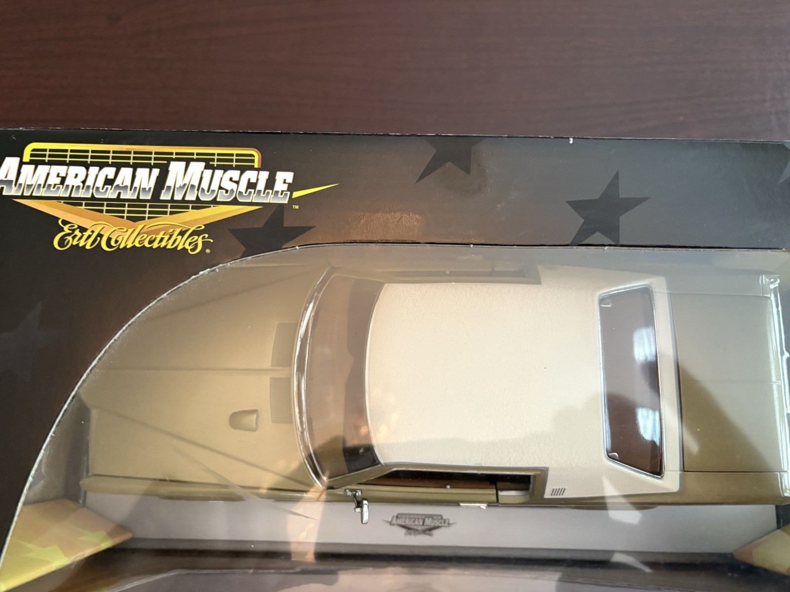 Ertl Collectibles American Muscle 1:18 1969 Pontiac Grand Prix SJ 428 Gold/White