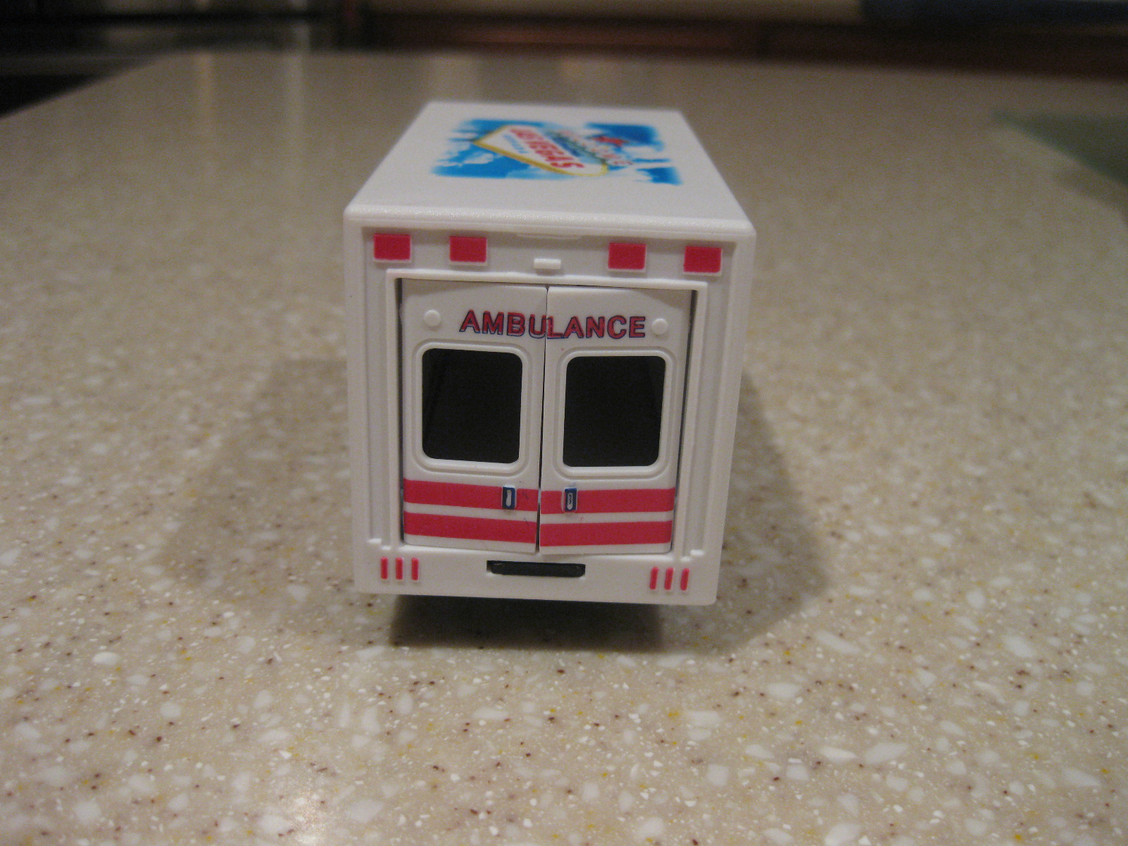 LAS VEGAS WHITE AMBULANCE 5″ DIECAST PLASTIC PULLBACK ACTION