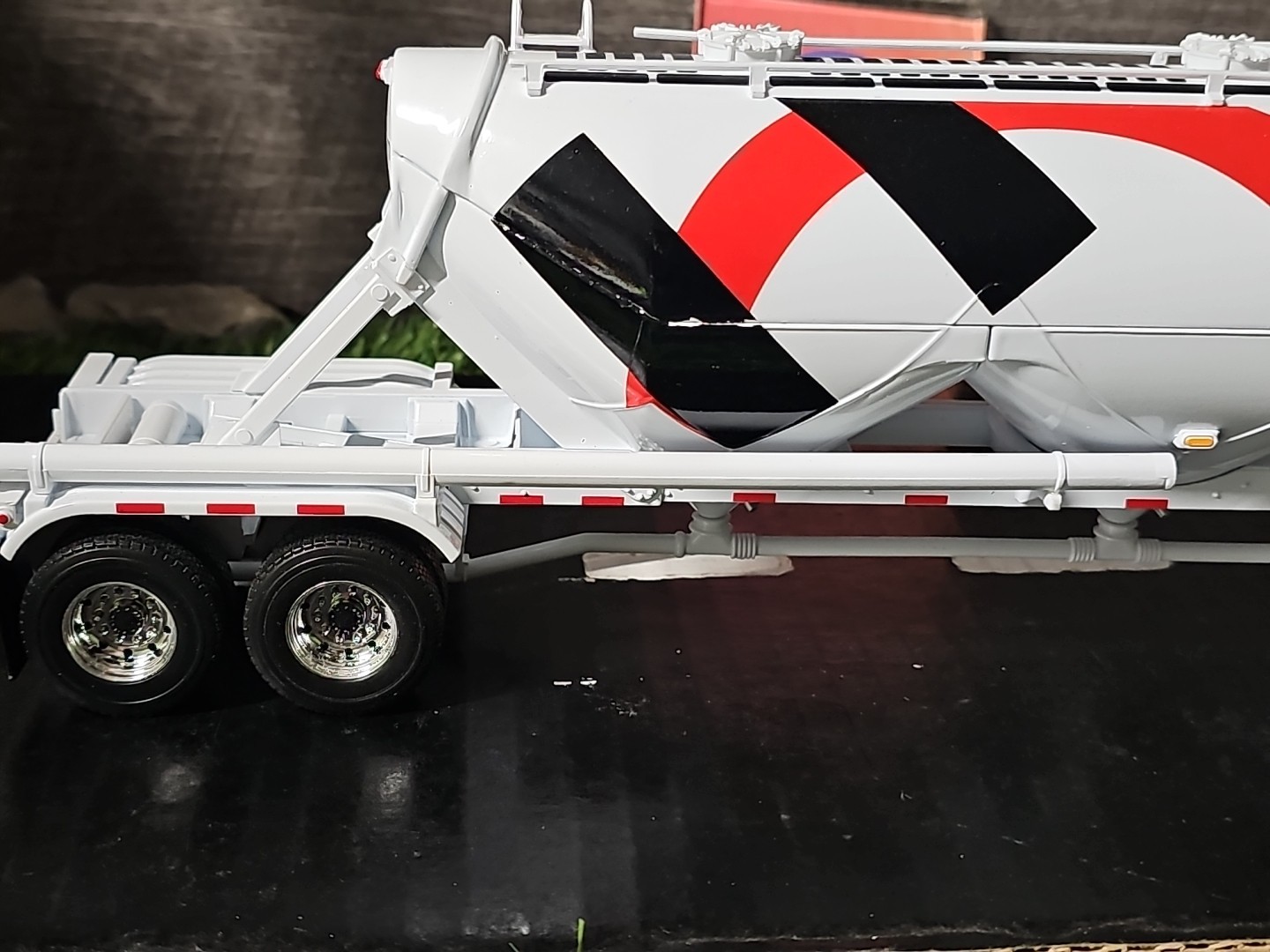 First Gear Holcim Dry Bulk Tanker Truck 1:34 Scale Diecast Truck/Trailer NO BOX