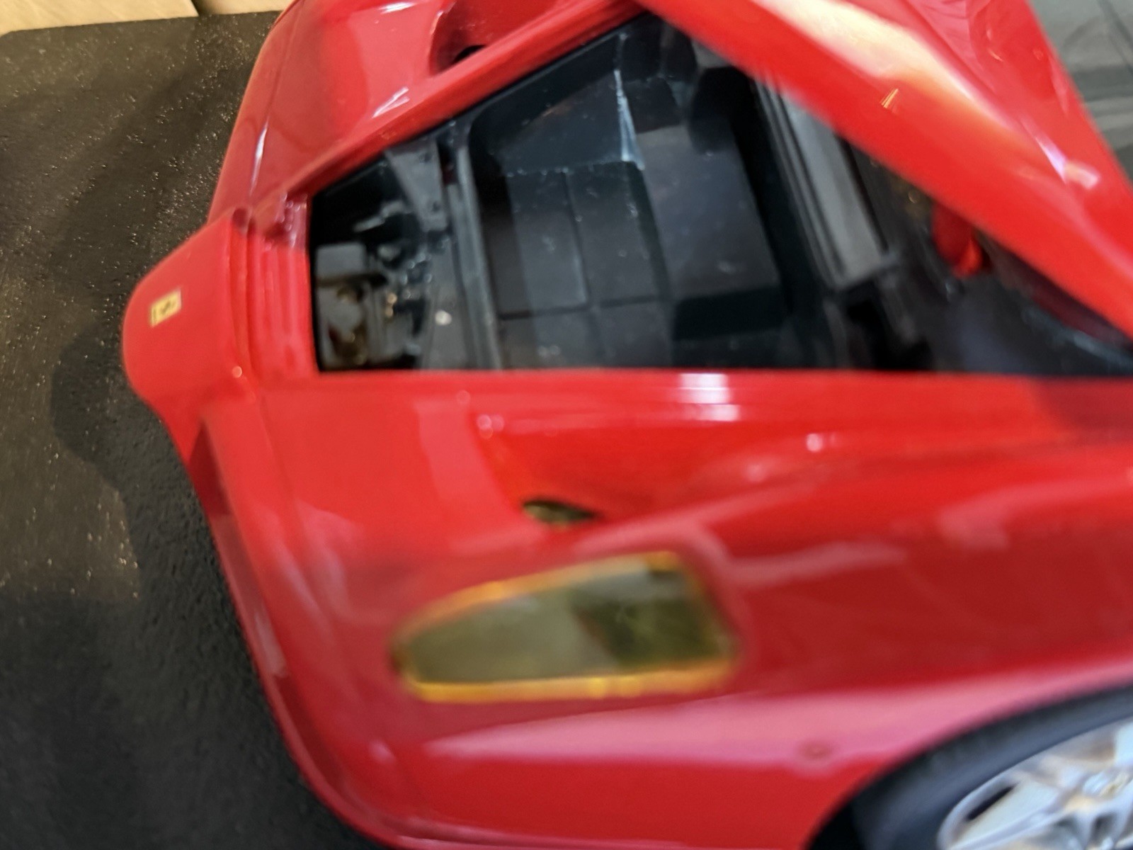 Hot wheels 1:18 Ferrari Enzo Diecast Model Car Boxed