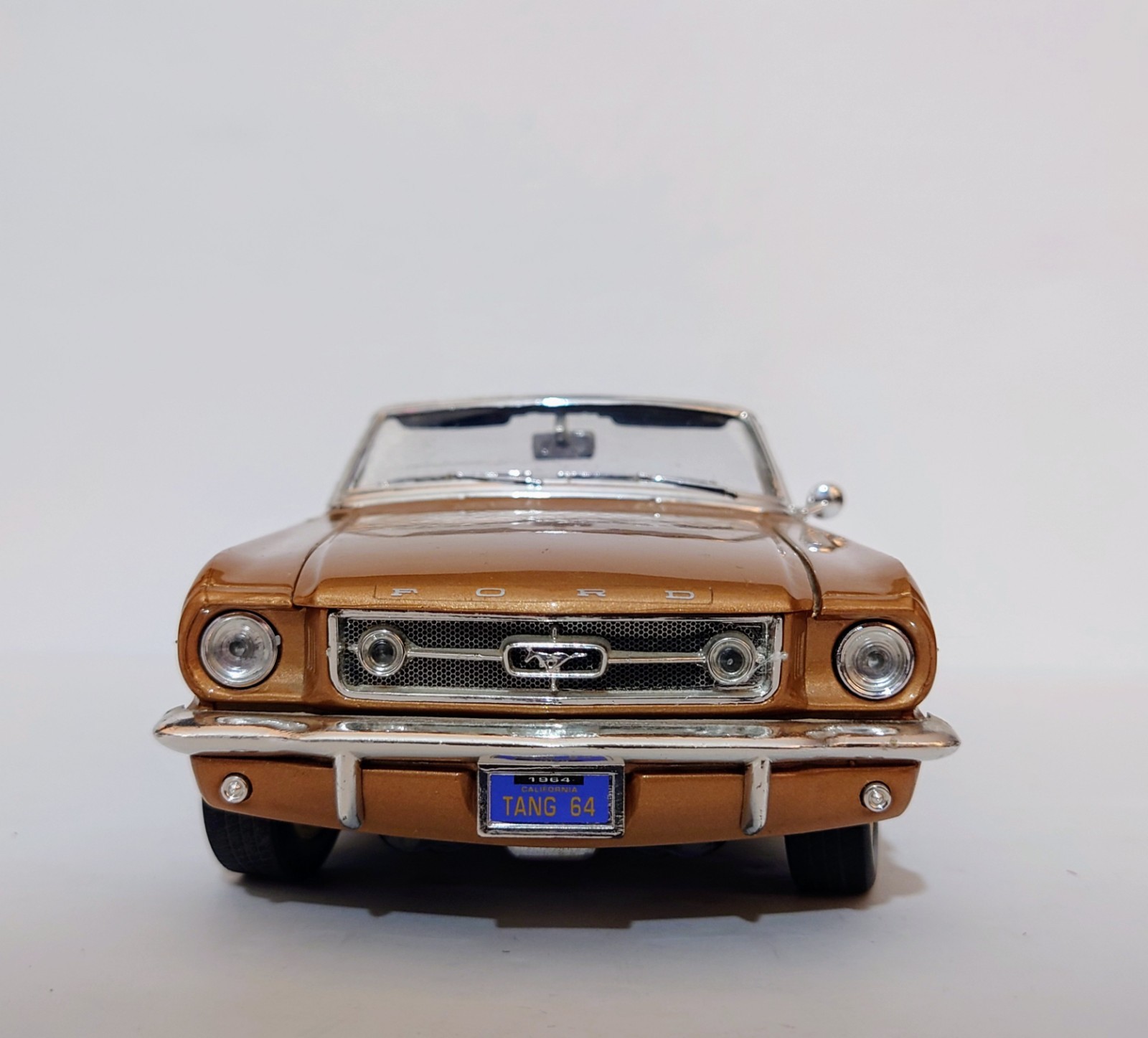 1:18 MIRA CALIDAD GOLDEN LINE 1964 1/2 FORD MUSTANG CONVERTIBLE BROWN BRONZE HTF