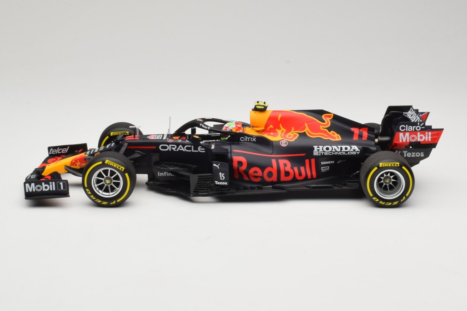 110211911 Red Bull Racing Honda RB16B #11 S. Perez Mexican GP 2021 Minichamps 1/