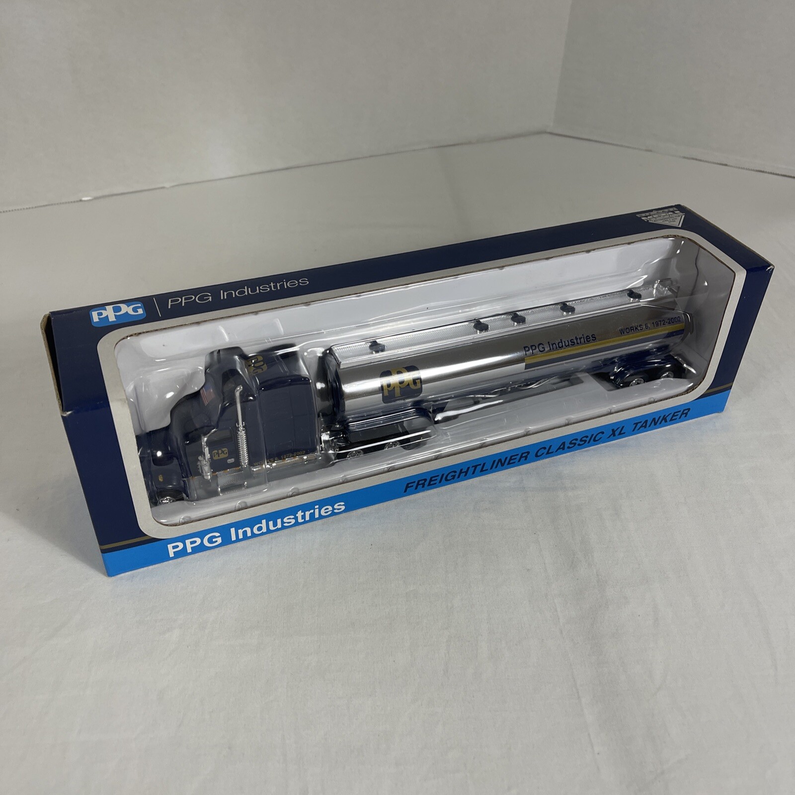 SpecCast 36516 Freightliner Classic XL 1:64 PPG Propane Tanker Blue Die Cast