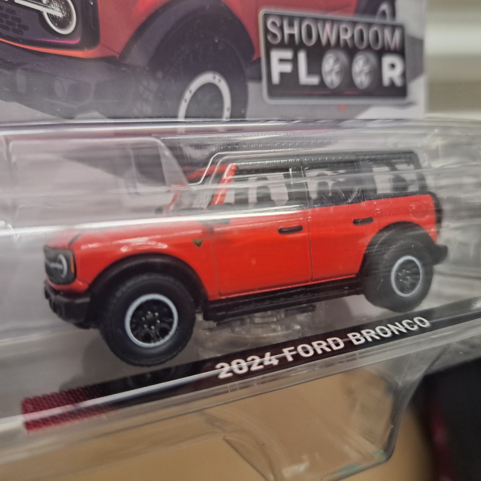 Green Light 1:64 Showroom Floor Series 7 – 2024 Ford Bronco