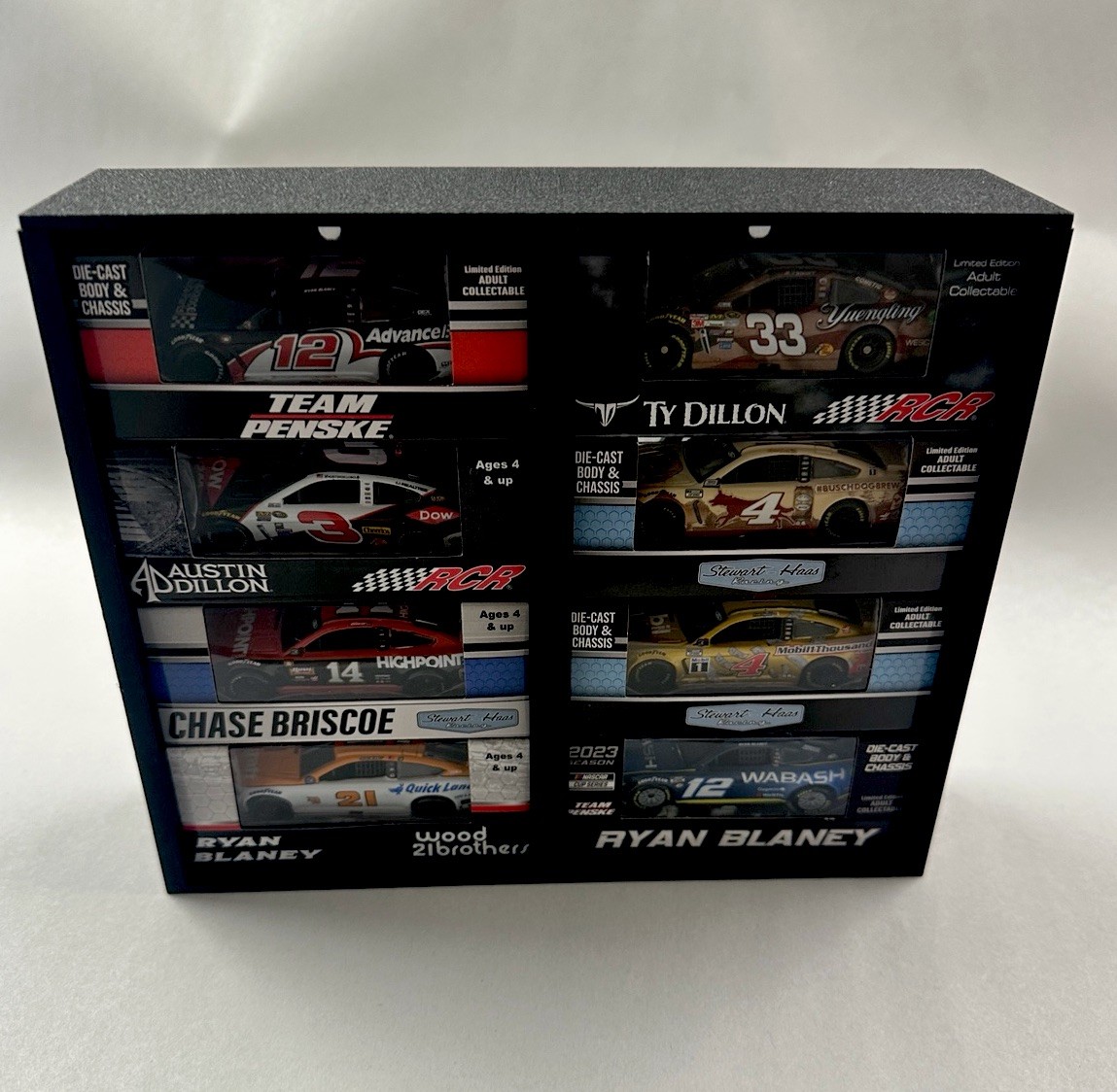 1:64 NASCAR 8 Car Diecast Wall/ Desktop Rack / Snap On Lid.