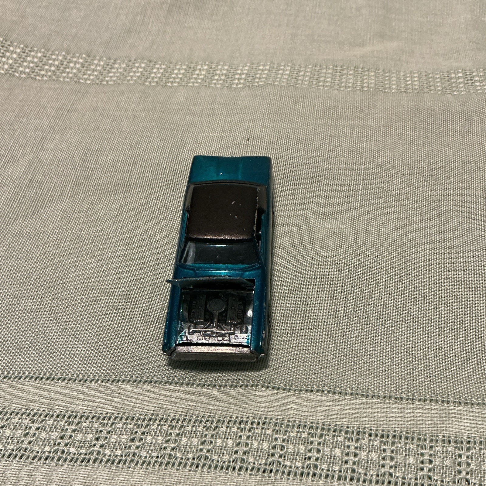 Hot Wheels Redlines Custom T-Bird 1967 Ford Blue/Black Diecast 1:64 Hood