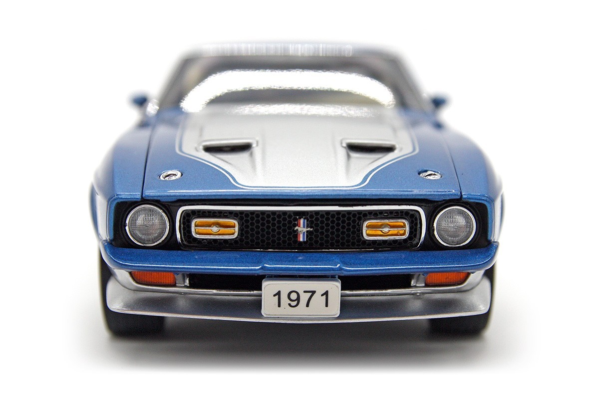 1971 Ford Mustang Mach 1 (1:24) Bright Blue Metallic Diecast (Unsealed), by DM