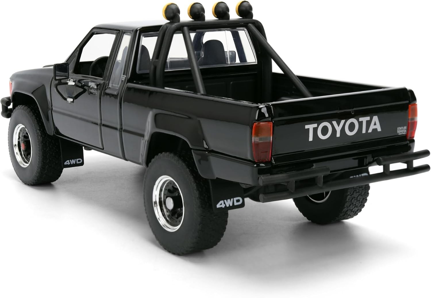 Jada 1:24 1985 Toyota SR5 Pickup and Marty’s Skateboard Back To The Future 36479