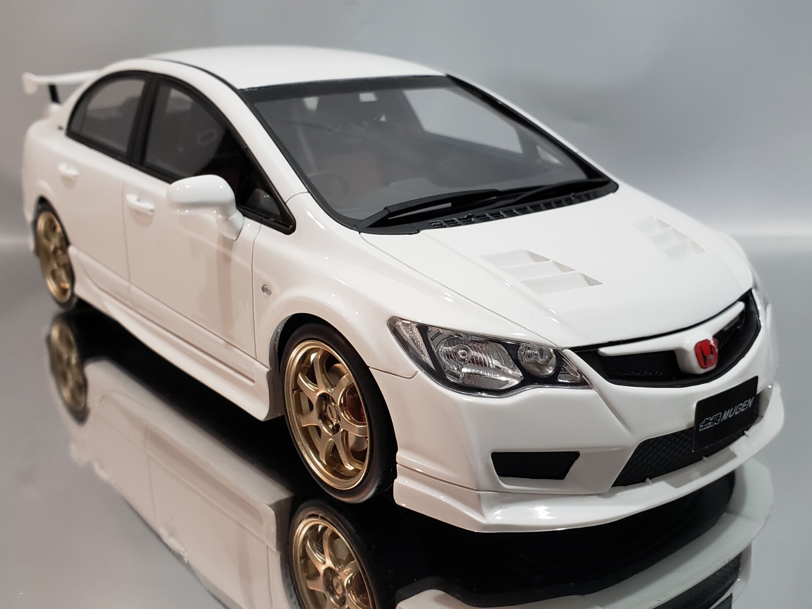 NEW 1:18 JDM Mugen Honda Civic Type R FD2 White Resin Model OTTOmobile Rare