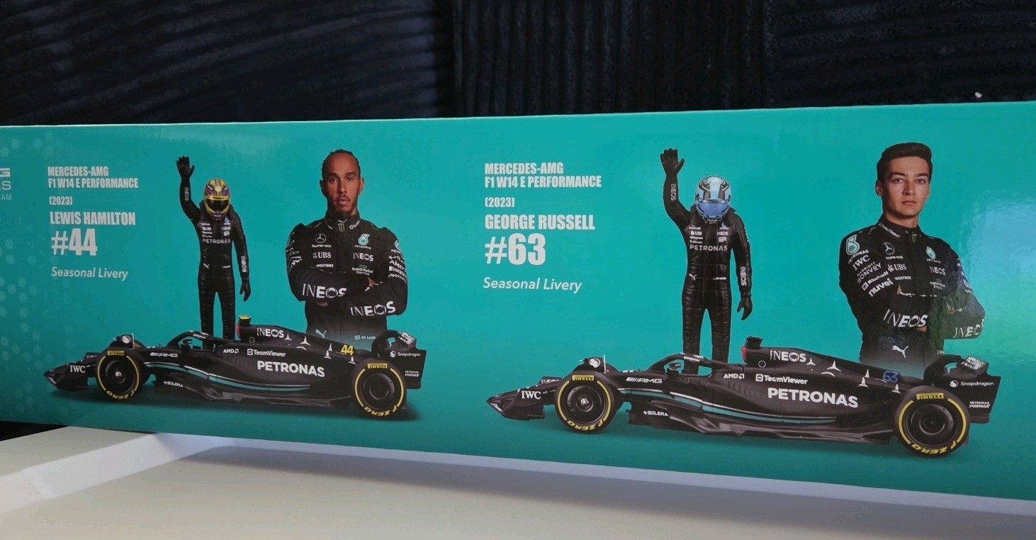 Burango Mercedes-AMG F1W14 E Performance 1/24 2 Driver Figures New In Box Sealed