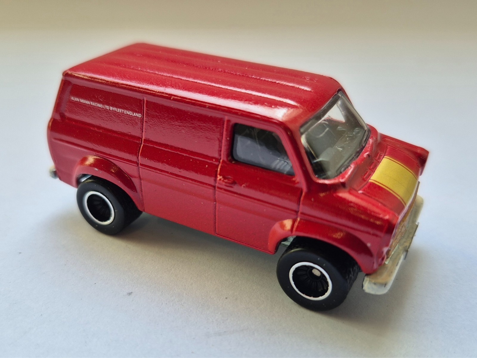 Hot Wheels Ford Transit Supervan 1 – Alan Mann CUSTOM.