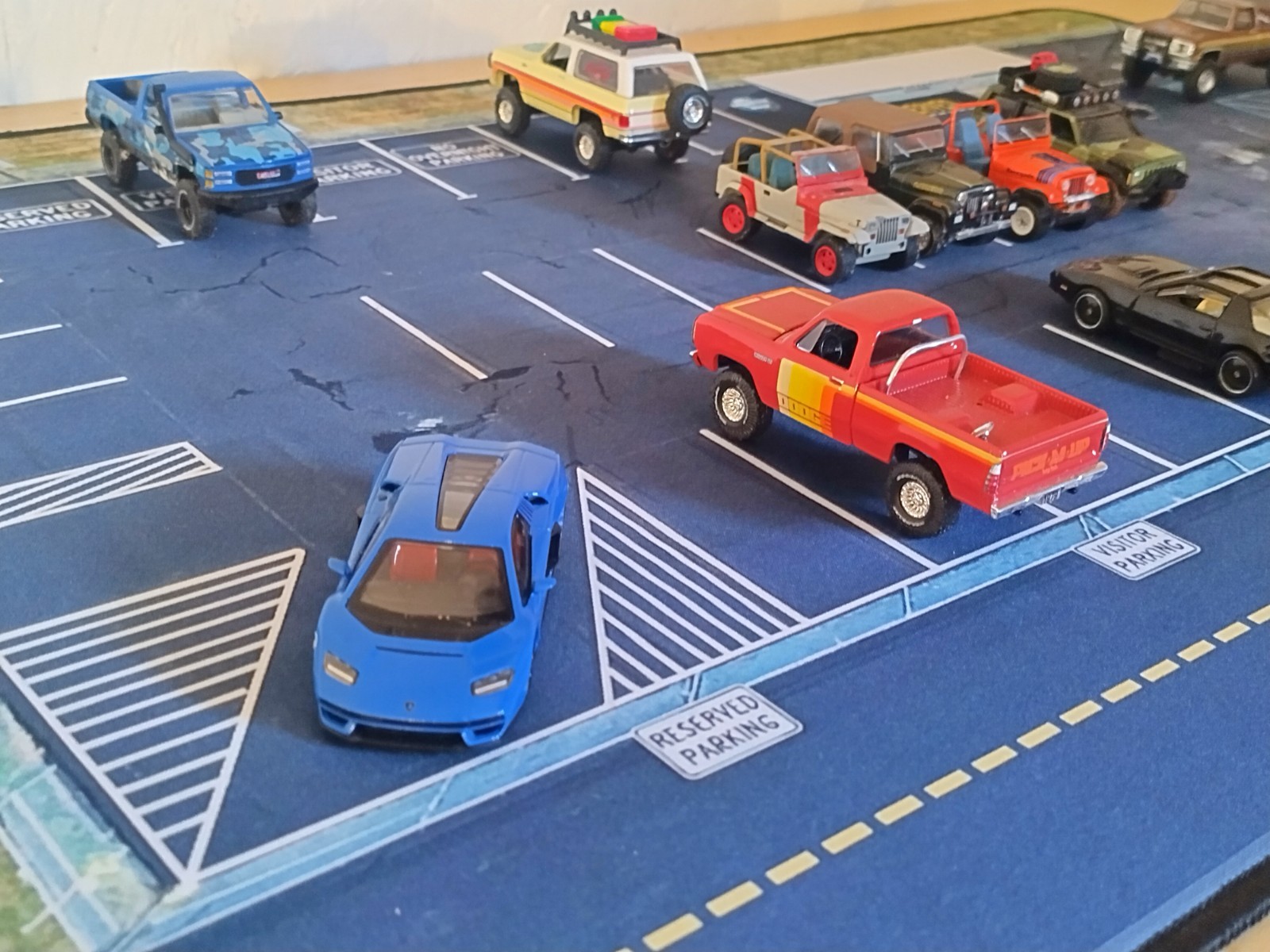 31″X 15.5″ Desk Mat Used Car Lot Dealership 1:64 scale