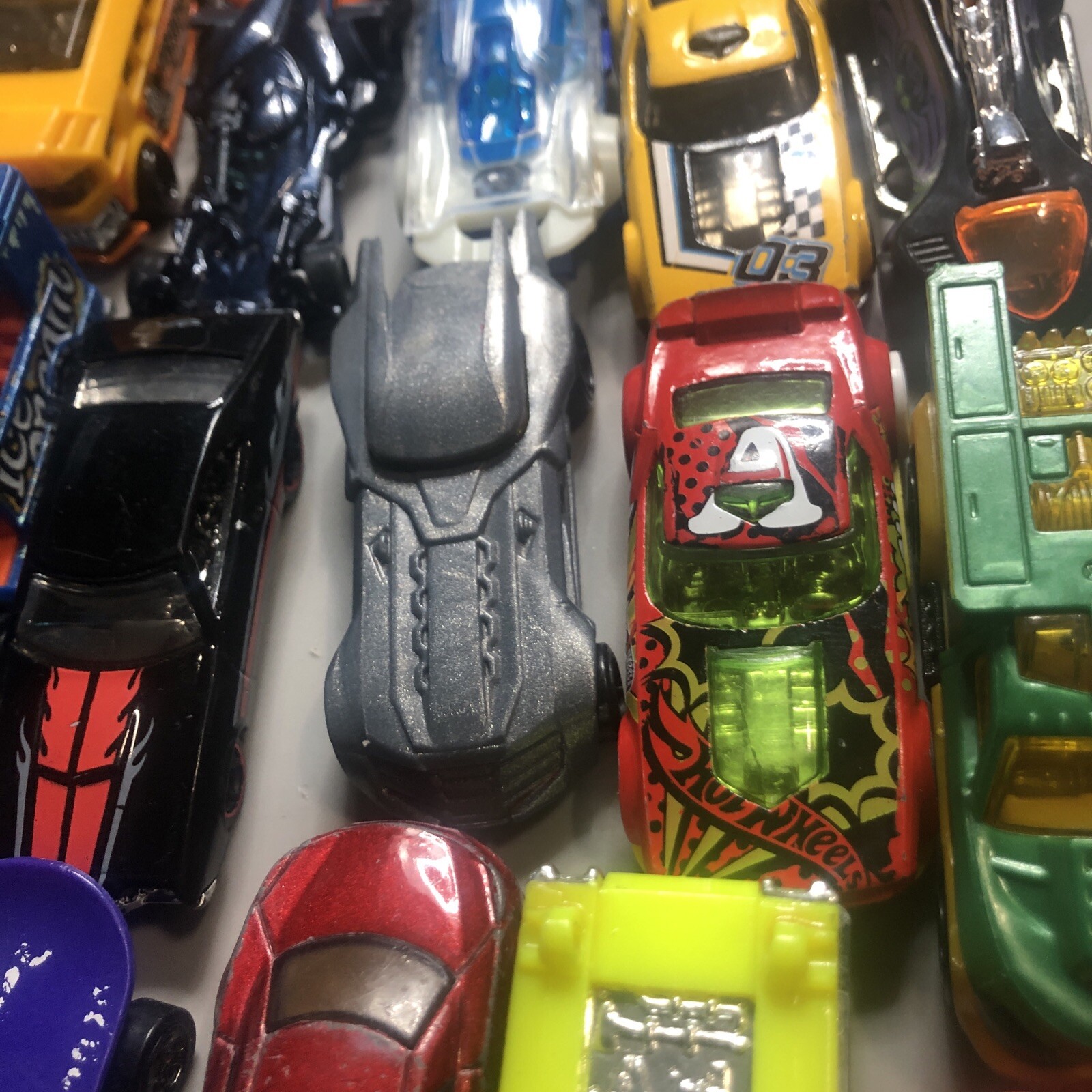 Hot Wheels Lot Of Cars 17 Mixed Please See Photos