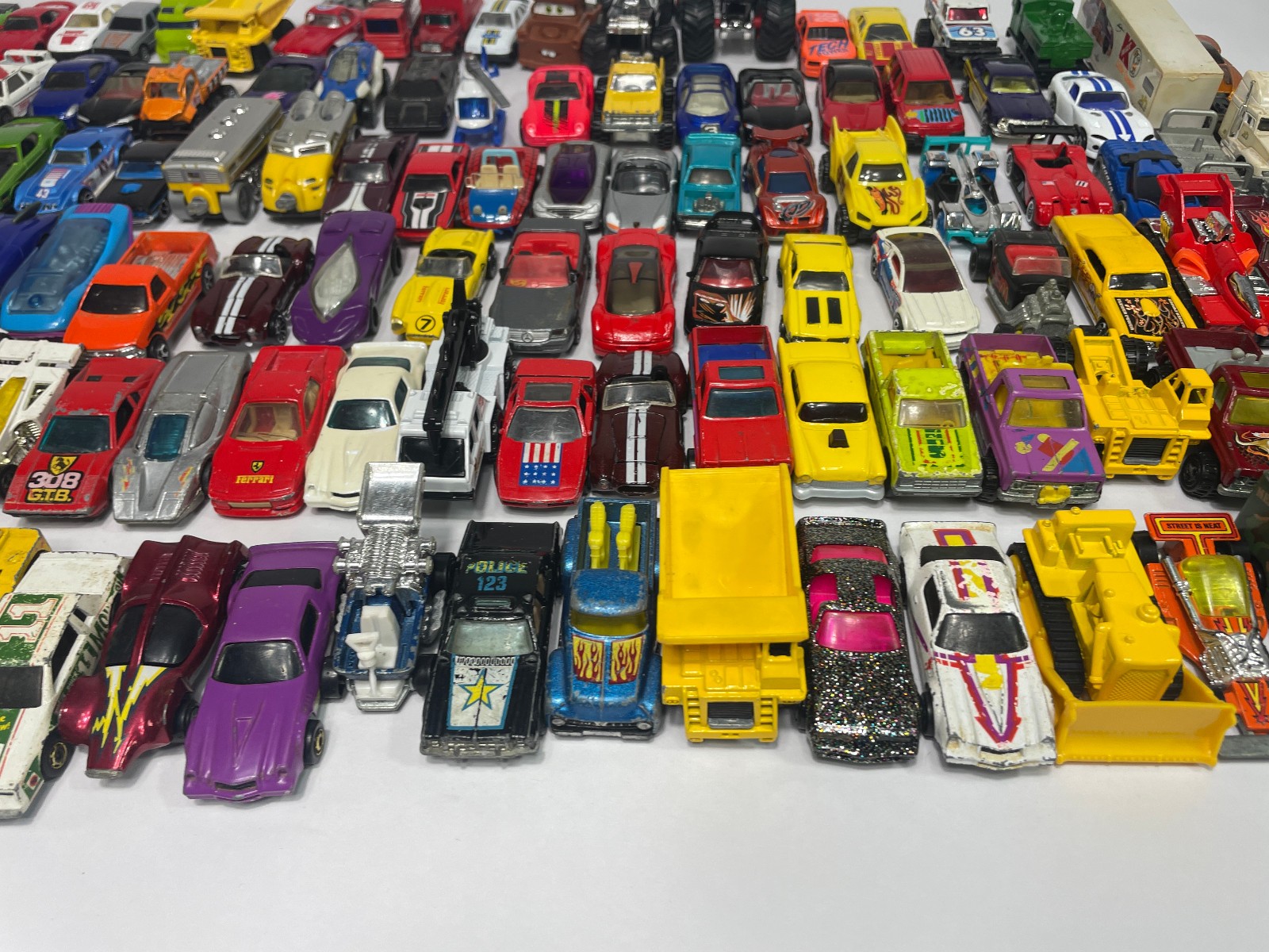 Hot Wheels Matchbox Miasto Other Mixed Years Vintage & Modern Loose Lot Of 143