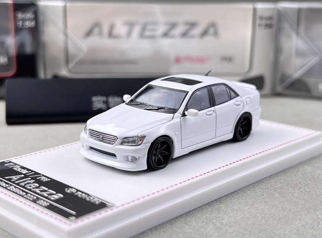 FH 1:64 White Altezza RS200 SXE10 Sedan Sports Model Diecast Collect Car